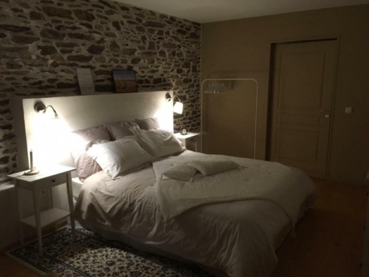 Les Bouyeres Bed and Breakfast Saint-Malon-sur-Mel Exteriör bild